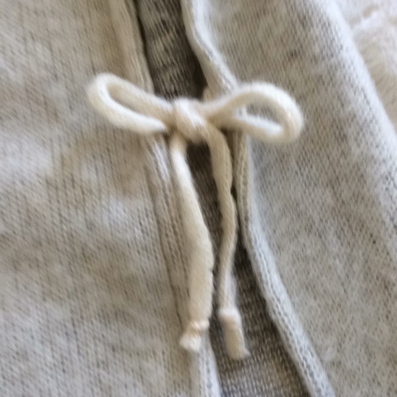 Hilda Ltd big wool Icelandic snowflake poncho - Picture 6 of 11